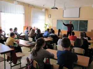 Саєнтологія у школі